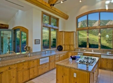 day-kitchen-with-mtns